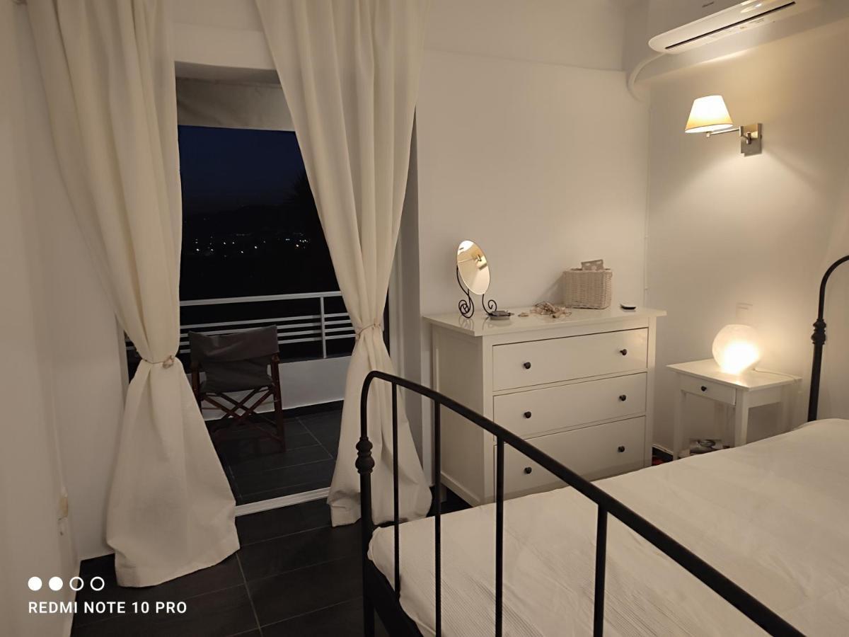 Andrew'S Sunset View Apartment Loutráki Dış mekan fotoğraf