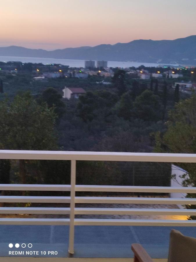 Andrew'S Sunset View Apartment Loutráki Dış mekan fotoğraf
