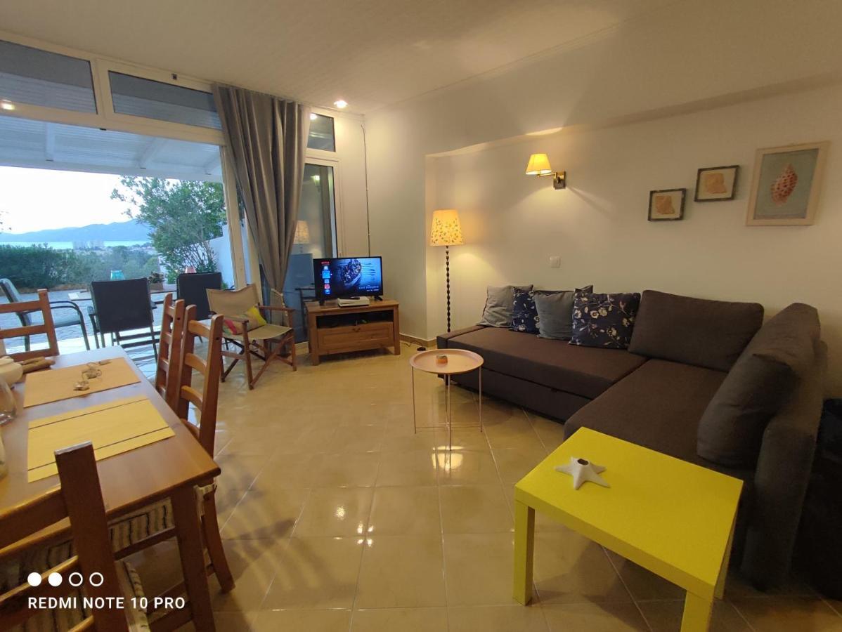 Andrew'S Sunset View Apartment Loutráki Dış mekan fotoğraf